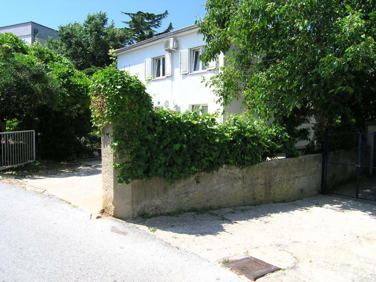 Apartment Danilo Krk Town Luaran gambar