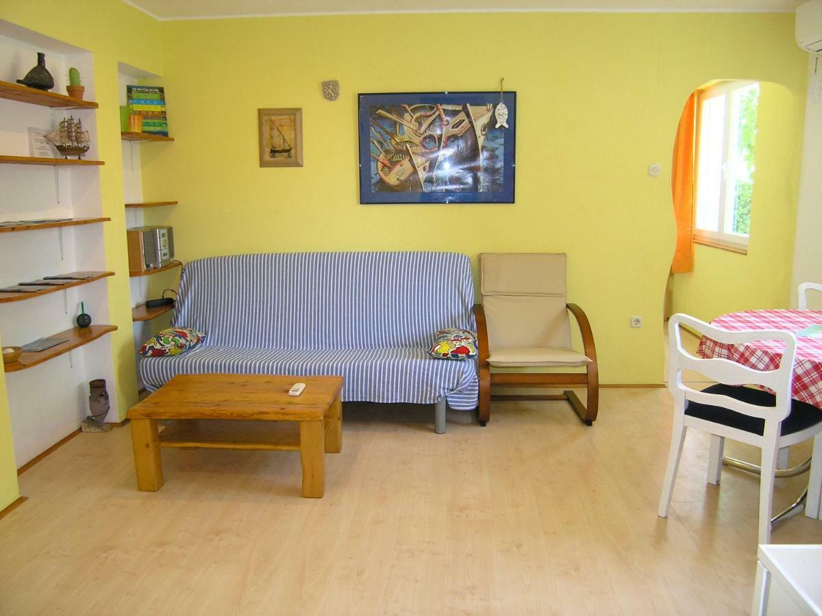 Apartment Danilo Krk Town Luaran gambar
